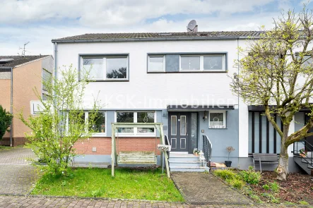 130131 Vorderansicht - Haus kaufen in Brühl - Erbpacht! Geräumiges, modernisiertes Einfamilienhaus mit Keller, Garten und Garage.