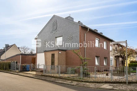 130705 Vorderansicht - Haus kaufen in Kerpen - Schönes Ein-/Zweifamilienhaus in Kerpen mit Garten !