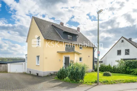 131624 Außenansicht - Haus kaufen in Lindlar - Haus in Top-Lage von Lindlar!