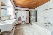 130688 Badezimmer Erdgeschoss