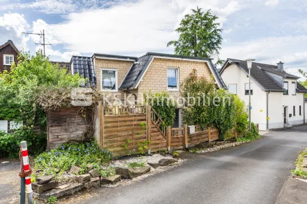 131113 Außenansicht - Haus kaufen in Rösrath - Modern und zentral! Ihr neues Einfamilienhaus in Forsbach!