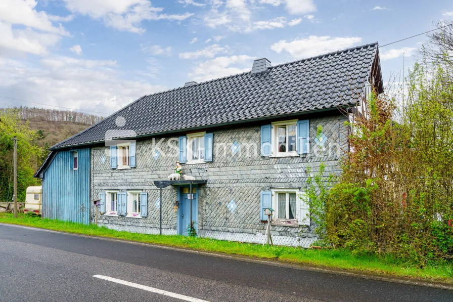 130171 Außenansicht - Haus kaufen in Windeck - Sanieren oder Bauvorhaben verwirklichen!