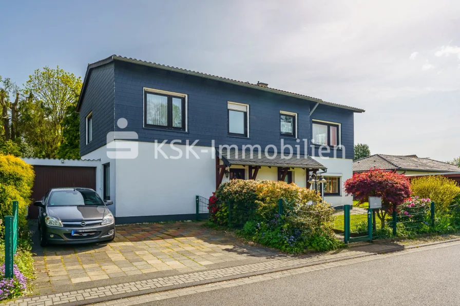 130873 Frontansicht - Haus kaufen in Bad Honnef - Gepflegtes Zweifamilienhaus in ruhiger, dennoch zentraler Lage von Aegidienberg!