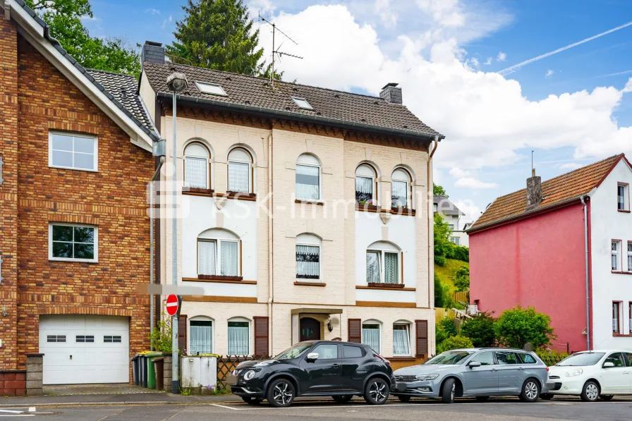 131921 Außenansicht - Haus kaufen in Hennef - Historisches Einfamilienhaus in Hennef-Geistingen! Modernisierungsbedürftig.