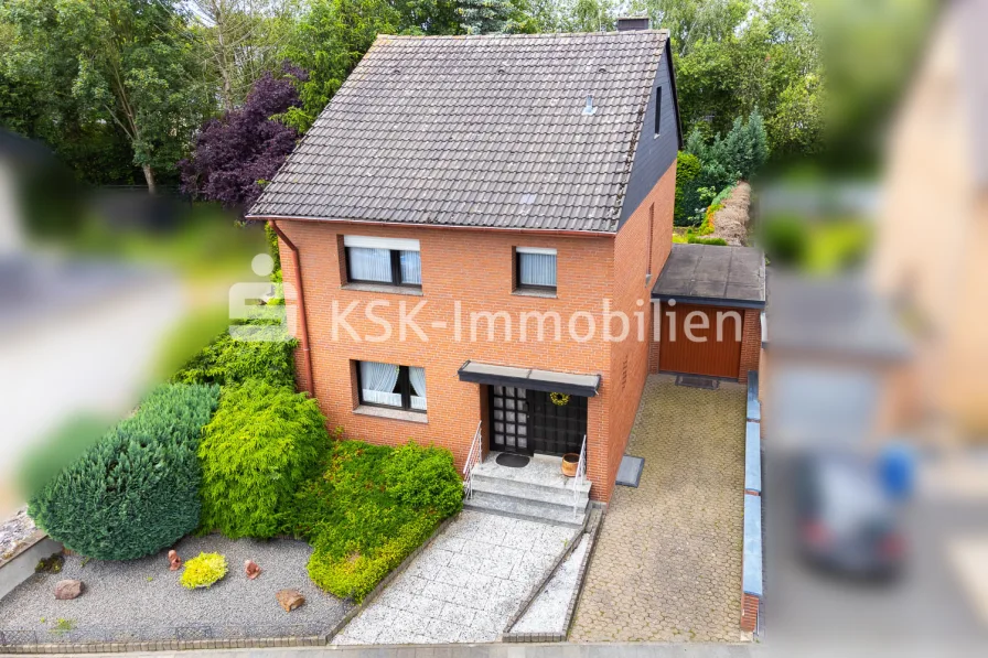 133470 Drohnenansicht  - Haus kaufen in Elsdorf - Gepflegtes Einfamilienhaus mit Blick ins Grüne.