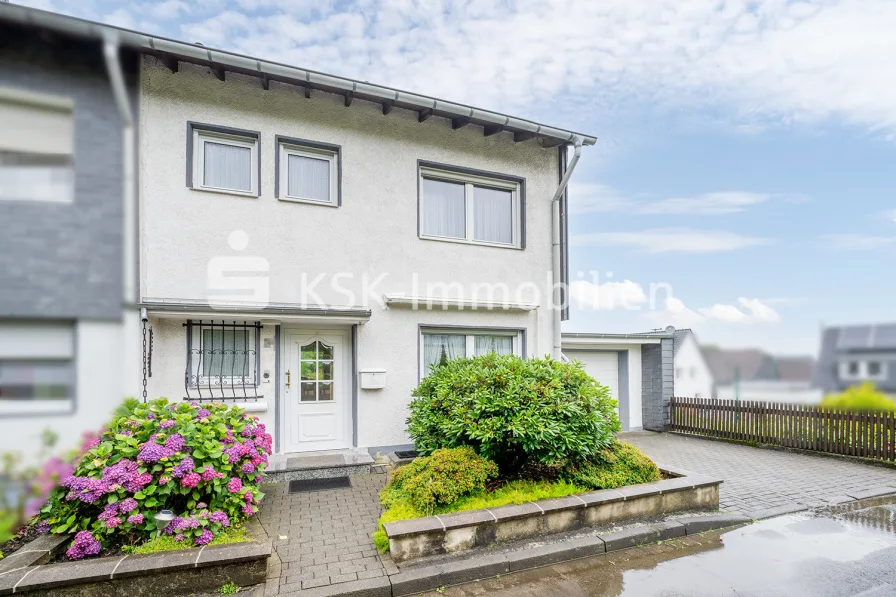 135701 Vorderansicht - Haus kaufen in Hückeswagen / Wiehagen - Schönes kleines Reihenendhaus, in guter Wohnlage mit Garage und Garten mit viel Sonne!