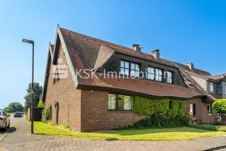 133208 Außenansicht  - Haus kaufen in Kerpen - Besonderes Einfamilienhaus mit Garten in beliebter Lage von Kerpen !