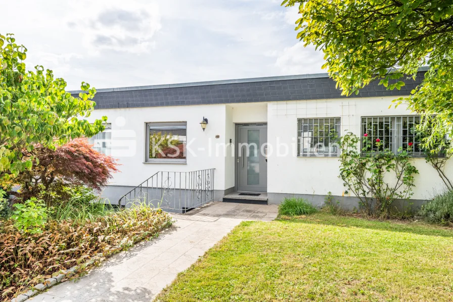 137759 Außenaufnahme  - Haus kaufen in Köln - Ihr neues Zuhause, Bungalow mit Einliegerwohnung und Garage in beliebter Lage!