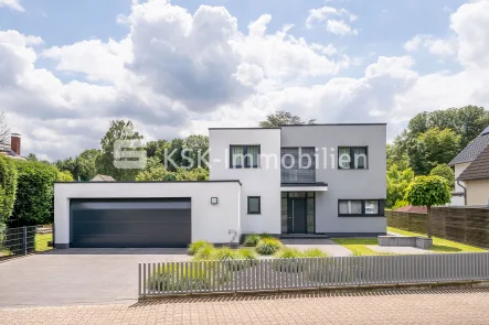 133743 Vorderansicht - Haus kaufen in Bergisch Gladbach - Exklusives Architektenhaus auf großzügigem Südgrundstück.