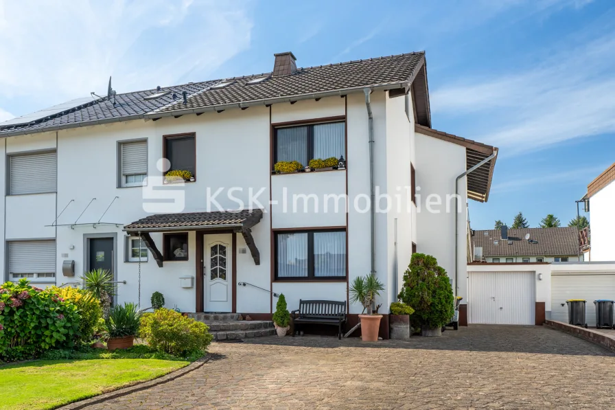 137766 Vorderansicht - Haus kaufen in Bergheim - Wunderschönes Zweifamilienhaus in Bergheim Quadrath-Ichendorf.