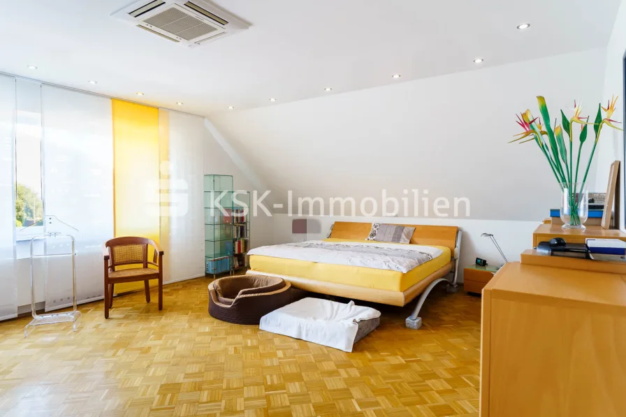 136731 Schlafzimmer Obergeschoss