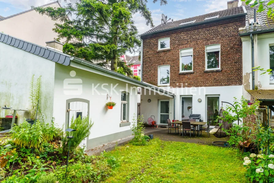 133990 Rückansicht - Haus kaufen in Siegburg - Stilvoll sanierter Altbau mit großem Garten in Siegburg!