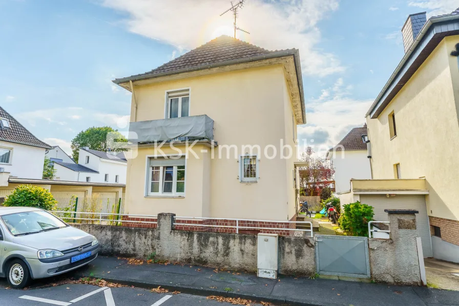 130810 Außenansicht - Haus kaufen in Königswinter - Freistehendes Einfamilienhaus in Rheinnähe!