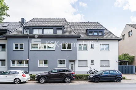 137399 Außenaufnahme - Zinshaus/Renditeobjekt kaufen in Köln / Wahnheide - Solides Mehrfamilienhaus mit leerstehender 188m² Maisonette-Wohnung zu verkaufen!