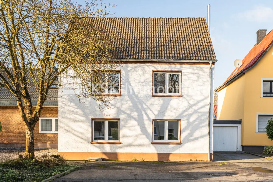 140135 Außenaufnahme Bild 2 - Haus kaufen in Kerpen / Bergerhausen - Charmantes Einfamilienhaus in Bergerhausen, gegebenenfalls auch für Pferdeliebhaber!