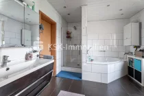 140135 Badezimmer