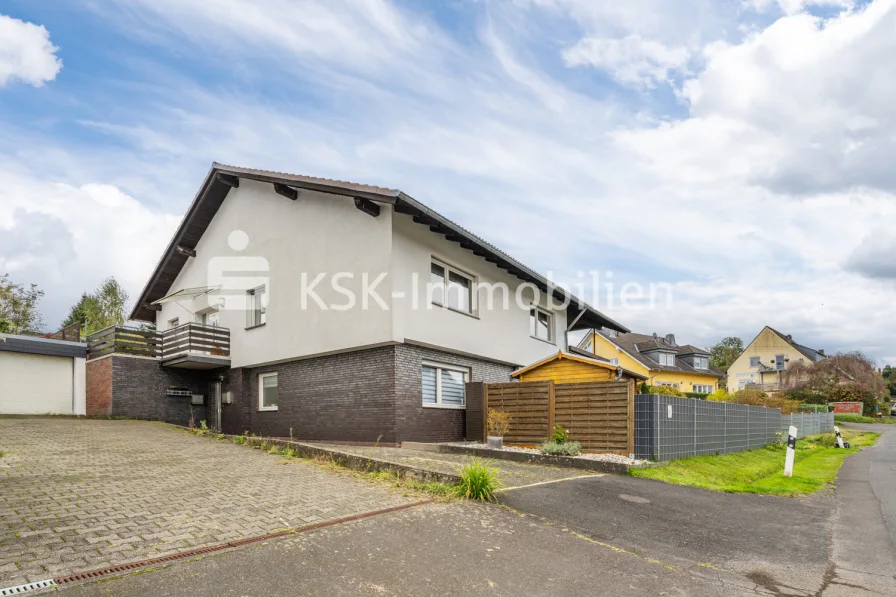 139639 Aussenansicht - Haus kaufen in Königswinter - Ein perfektes Wohnvergnügen beginnt bei den Grundrissen.