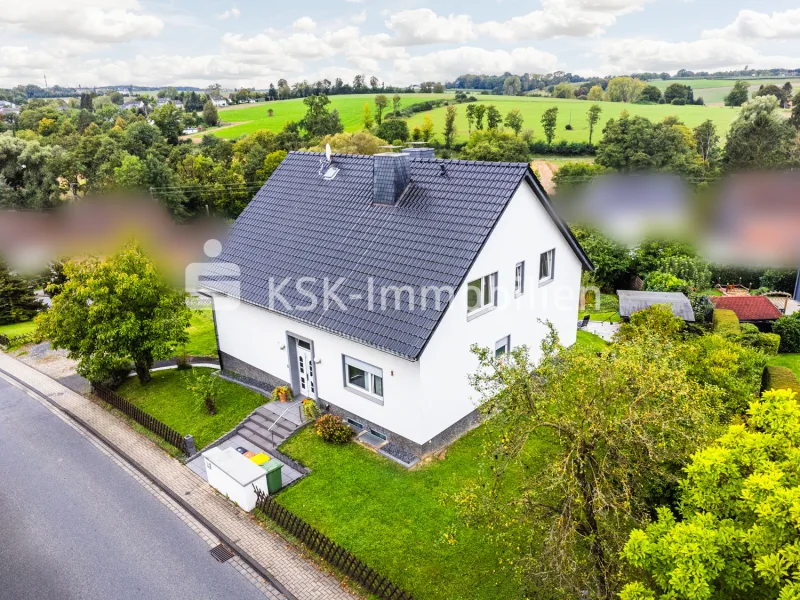 136194 Drohnenaufnahme - Haus kaufen in Königswinter - Vielfältige Wohnträume: Charmantes Zweifamilienhaus in Königswinter mit flexiblen Nutzungsmöglichkeiten!