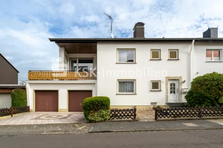 125006 Vorderansicht  - Haus kaufen in Erftstadt / Liblar - Zweifamilienhaus oder großzügiges Haus für eine Familie.