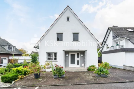 141018 Außenaufnahme Bild 1 - Haus kaufen in Bergisch Gladbach / Bensberg - Ein Haus mit viel Perspektive!