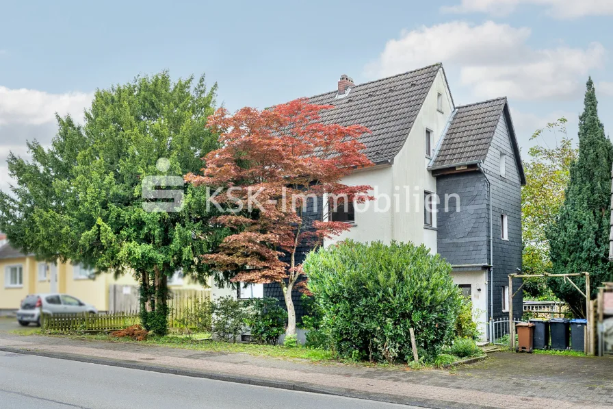 139142 Vorderansicht - Haus kaufen in Bergisch Gladbach - Großzügiges Zweifamilienhaus vor den Toren Kölns!