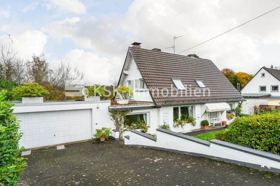 141522 Außenaufnahme - Haus kaufen in Bergisch Gladbach - Schickes Einfamilienhaus in naturnaher Lage für die Familie!