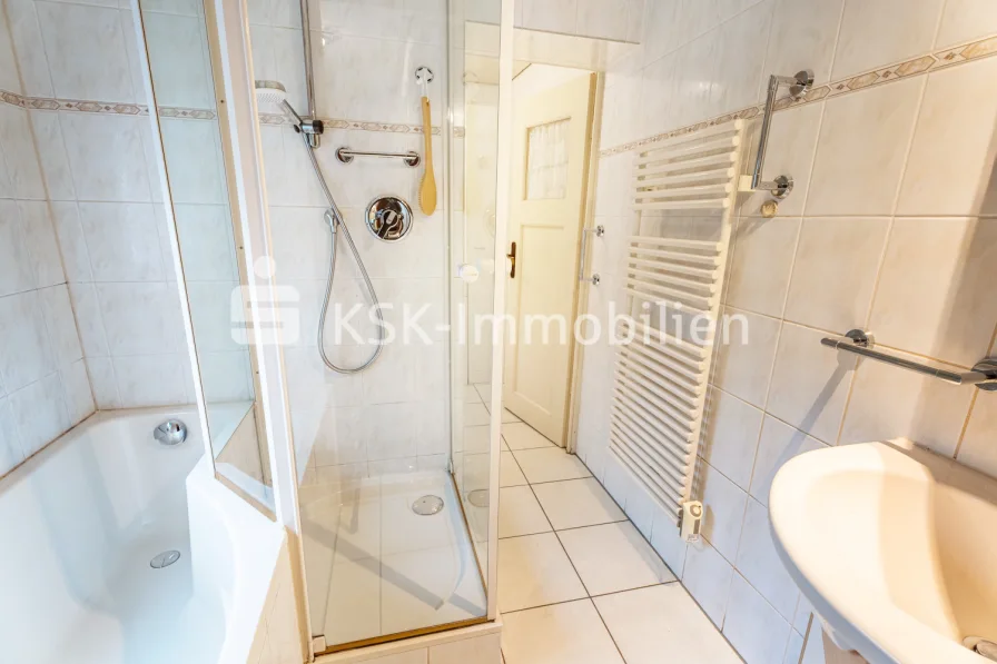 142280 Badezimmer Erdgeschoss