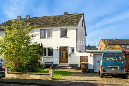 136013 Vorderansicht - Haus kaufen in Bergheim - Ruhig gelegenes Zweifamilienhaus in Bergheim Kenten!