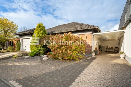 142390 Vorderansicht  - Haus kaufen in Erftstadt / Lechenich - Wohntraum auf einer Ebene mit Gartenoase - Atrium-Bungalow in Top Lage!