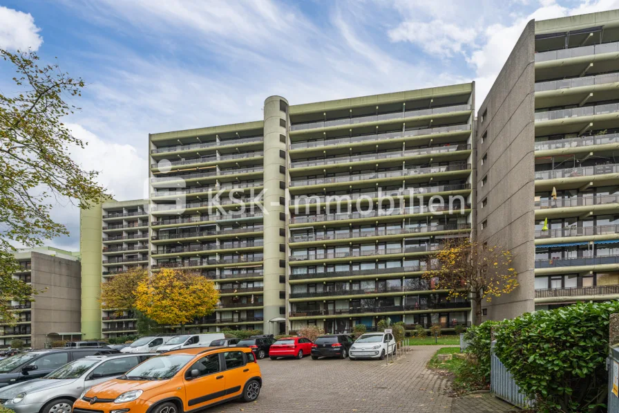 143453 Aussenansicht  - Wohnung kaufen in Köln - Großzügige 4 Zimmer Wohnung mit Weitblick!