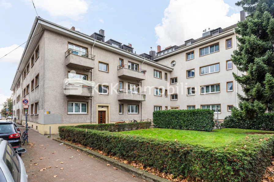 143682 Außenaufnahme  - Wohnung kaufen in Köln / Klettenberg - Sanierungsbedürftige Wohnung in Sülz mit Balkon!