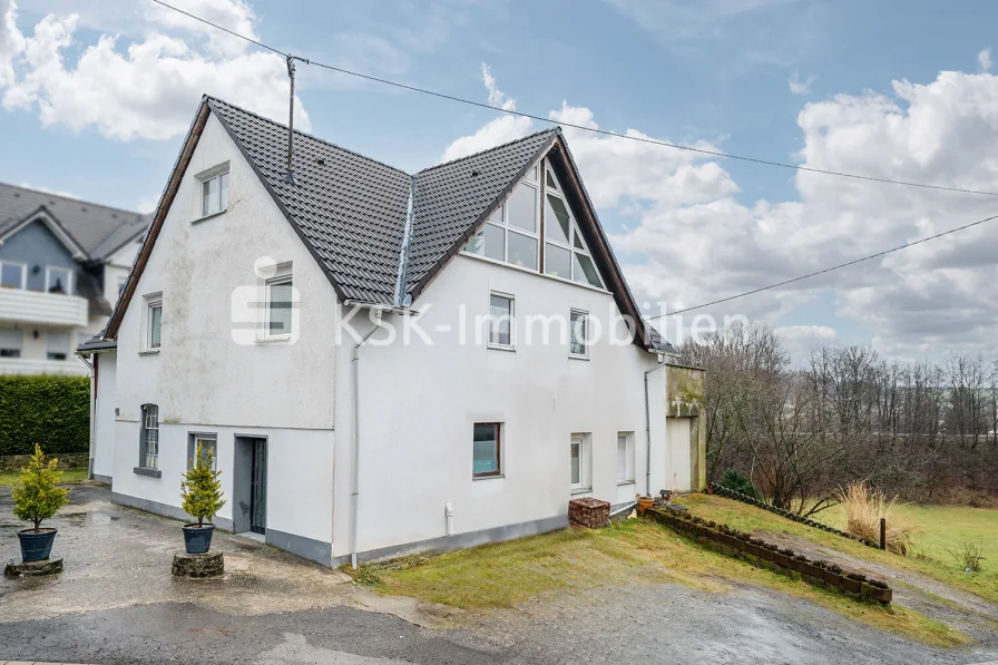 128643 Außenansicht - Wohnung kaufen in Marienheide - 4-Zimmer Wohnung im Zentrum!