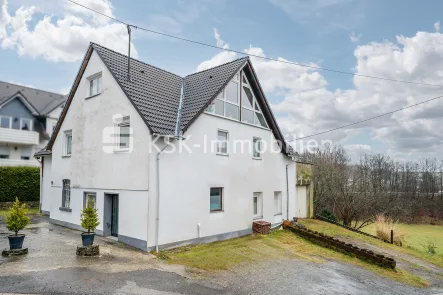 128643 Außenansicht - Wohnung kaufen in Marienheide - 4-Zimmer Wohnung im Zentrum!