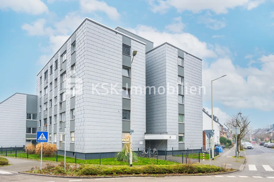 142847 Außenansicht - Wohnung kaufen in Frechen - Frechen-Zentrum, modernisierte 3-Zimmerwohnung mit Fernblick.