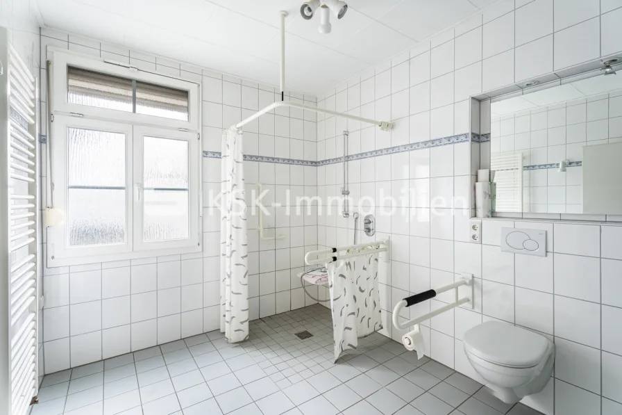 136200 Badezimmer Erdgeschoss