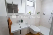 143975 Obergeschoss 2 Badezimmer