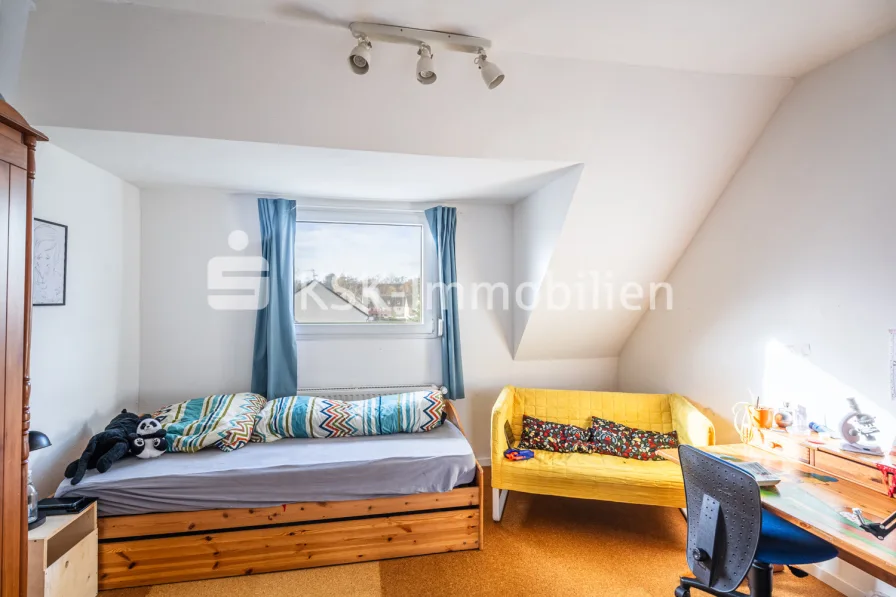 143975 Obergeschoss 2 Zimmer 2