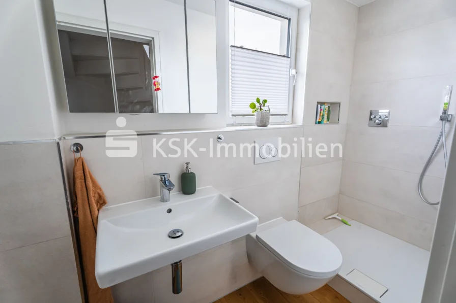 143975 Obergeschoss 2 Badezimmer