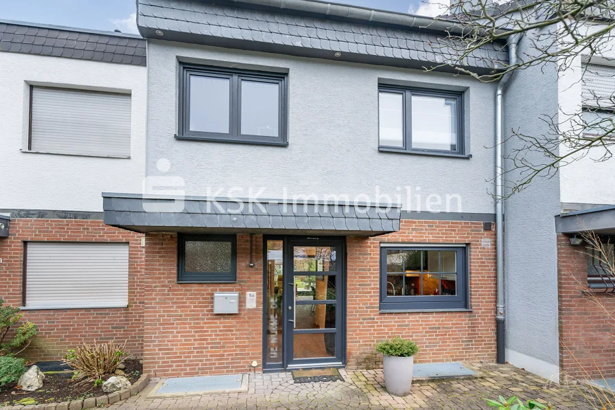 144464 Vorderansicht - Haus kaufen in Bergisch Gladbach / Frankenforst - Modernes Reihenmittelhaus mit viel Charme!