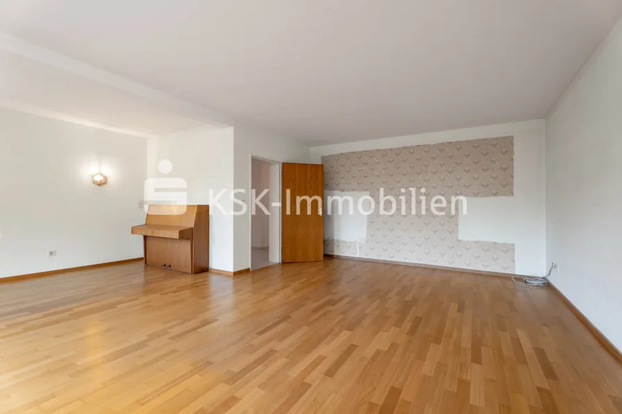 142384 Wohn- und Esszimmer