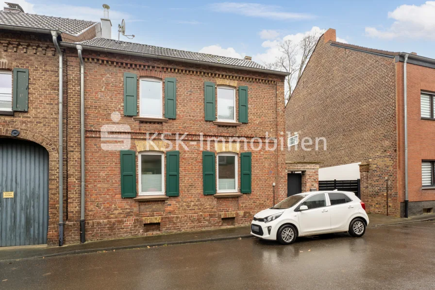 145027 Vorderansicht  - Haus kaufen in Elsdorf - Modernisierter Altbau in ruhiger Lage.