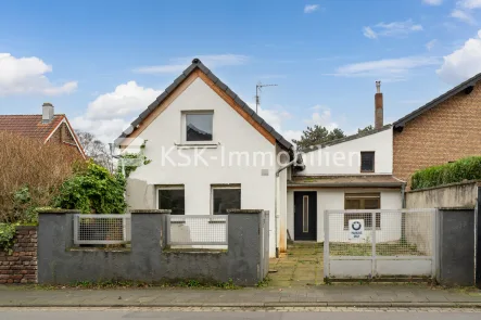 144424 Vorderansicht - Haus kaufen in Erftstadt / Gymnich - Hier schlagen Handwerkerherzen höher.