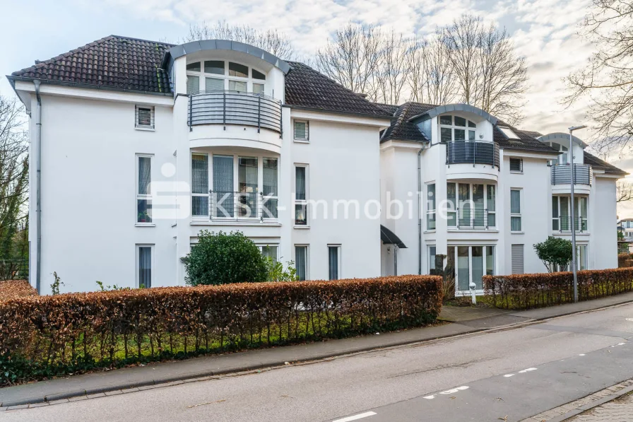 142136 Außenansicht 1 - Wohnung kaufen in Siegburg - Seniorengerechte 2-Zimmer-Wohnung mit Terrasse im Herzen von Siegburg Zentrum!