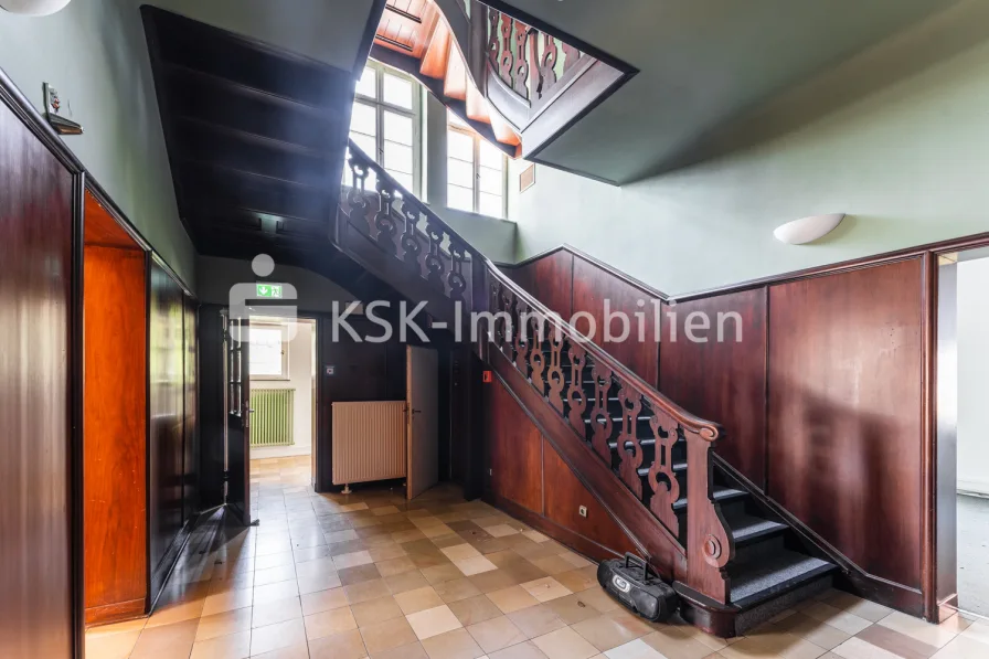 131328 Treppenhaus Villa