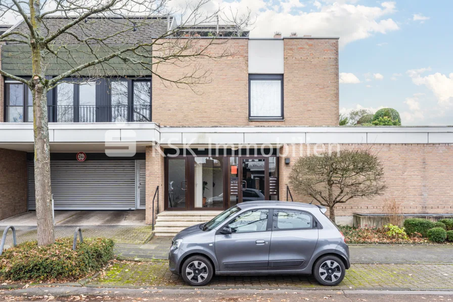 142347 Außenaufnahme  - Wohnung kaufen in Köln - Einmalige Gelegenheit! Gepflegte Wohnung mit Dachterrasse in Lövenich.