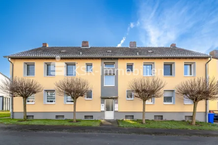 142257 Außenansicht - Haus kaufen in Erftstadt - Erftstadt-Köttingen, 4-Familienhaus in ruhiger Lage.