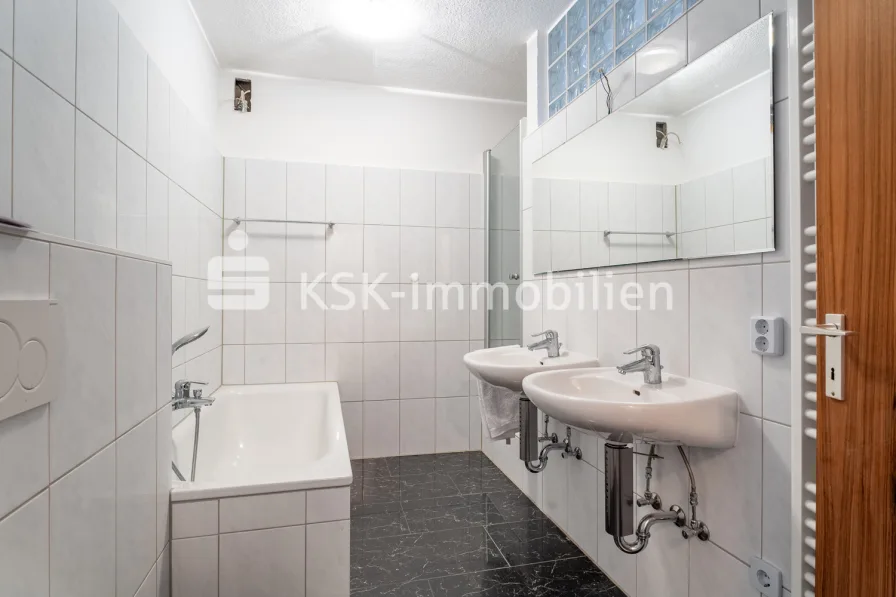 146552 Badezimmer