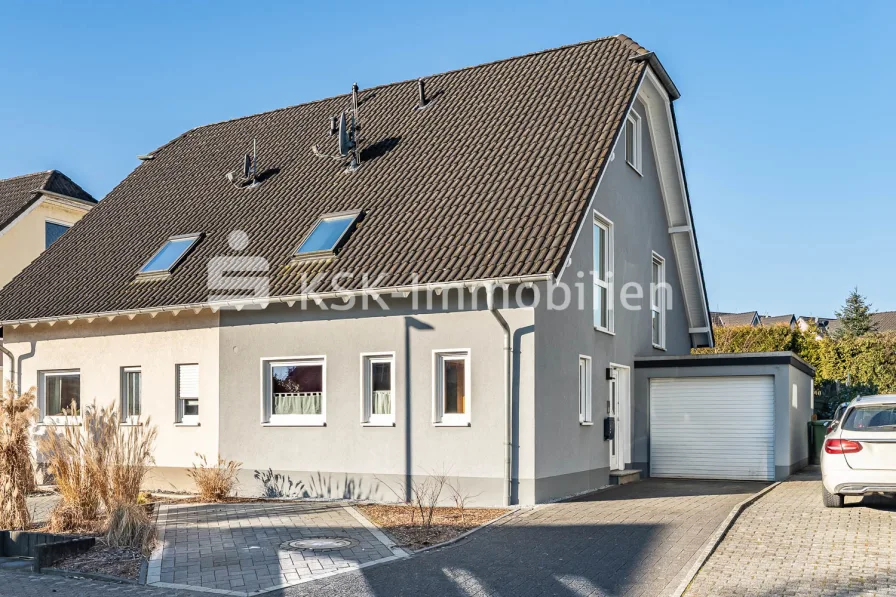 146894 Außenansicht - Haus kaufen in Lohmar / Durbusch - Gepflegte Doppelhaushälfte mit Garage in Lohmar Durbusch!