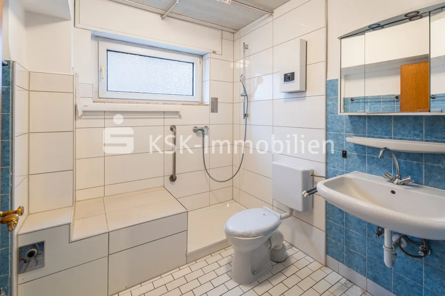 144230 Badezimmer