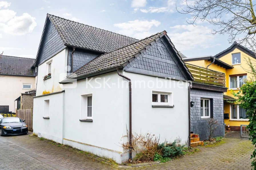 143893 Außenansicht - Haus kaufen in Sankt Augustin - Modernisiertes Fachwerkhaus in Buisdorf!